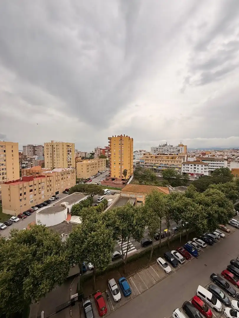 Vista exterior de Piso en venta en Algeciras con Balcón