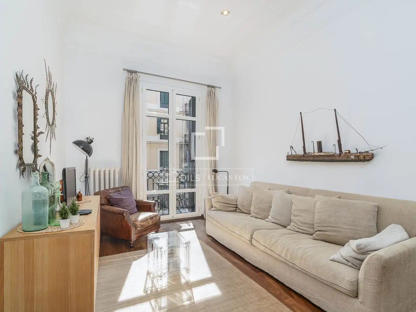 Wohnzimmer von Wohnung zum Verkauf in Barcelona mit Klimaanlage, Heizung und Balkon