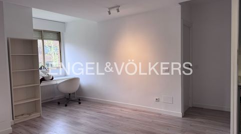 Foto 4 von Wohnung zur Miete in Victor Andrés Belaunde, Hispanoamérica - Bernabéu, Madrid Capital