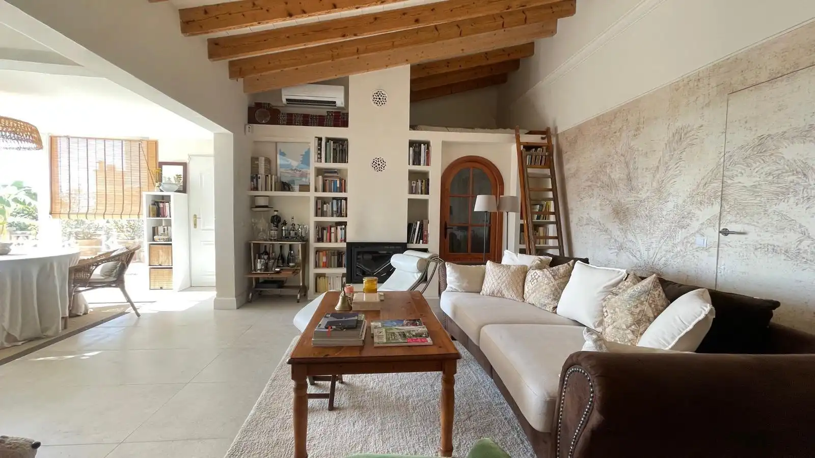 Living room of Country homes for sale in  Palma de Mallorca  with Air Conditioner, Terrace and Storage room