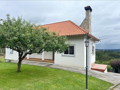 Vista exterior de Casa o xalet en venda en Culleredo amb Calefacció i Jardí privat
