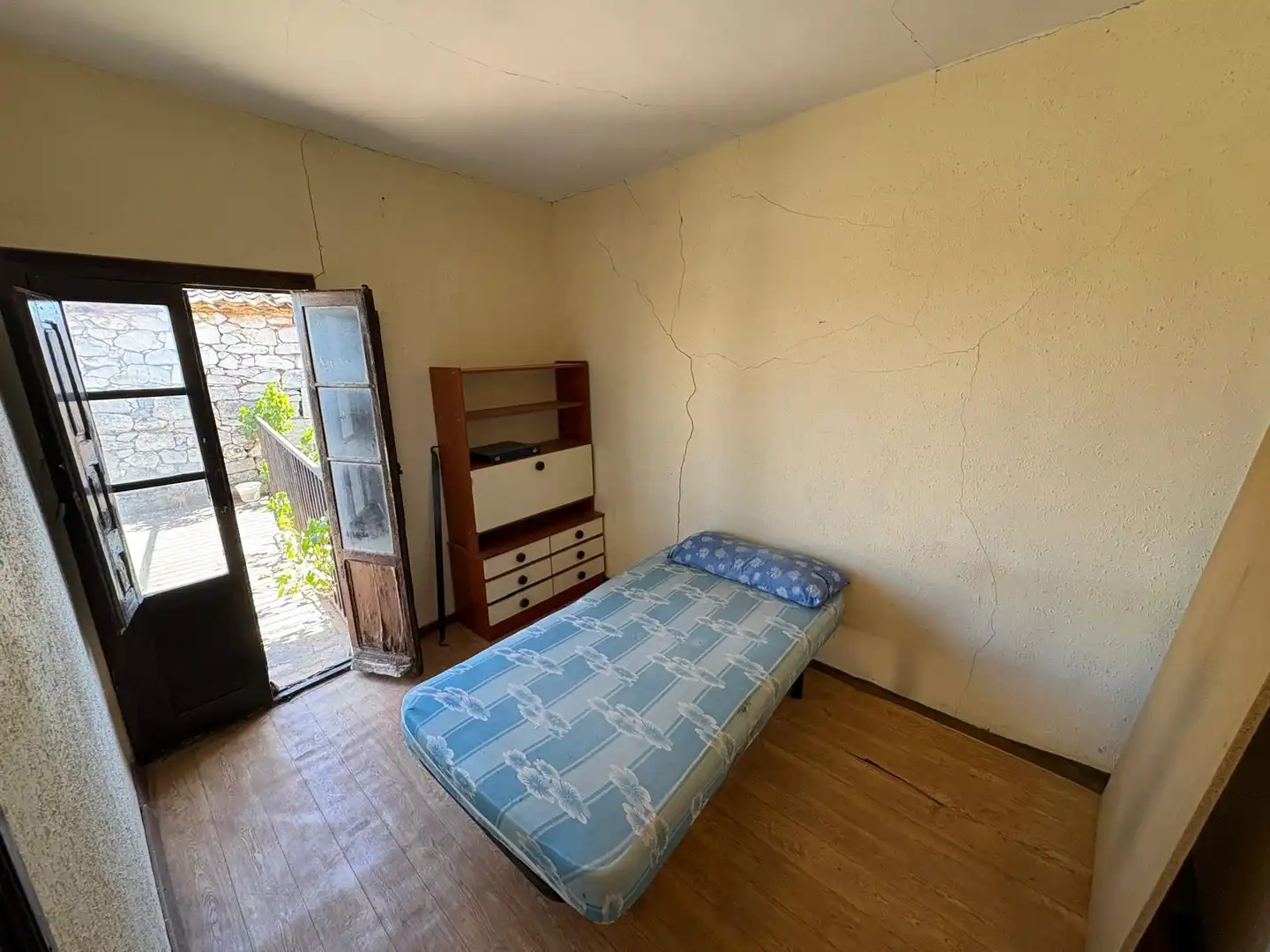 Habitación de Finca rústica en venta en Canalejas de Peñafiel con Jardín privado, Terraza y Amueblado