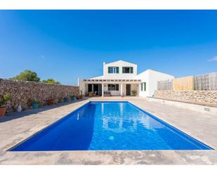 Vista exterior de Casa o xalet en venda en Maó amb Jardí privat i Piscina