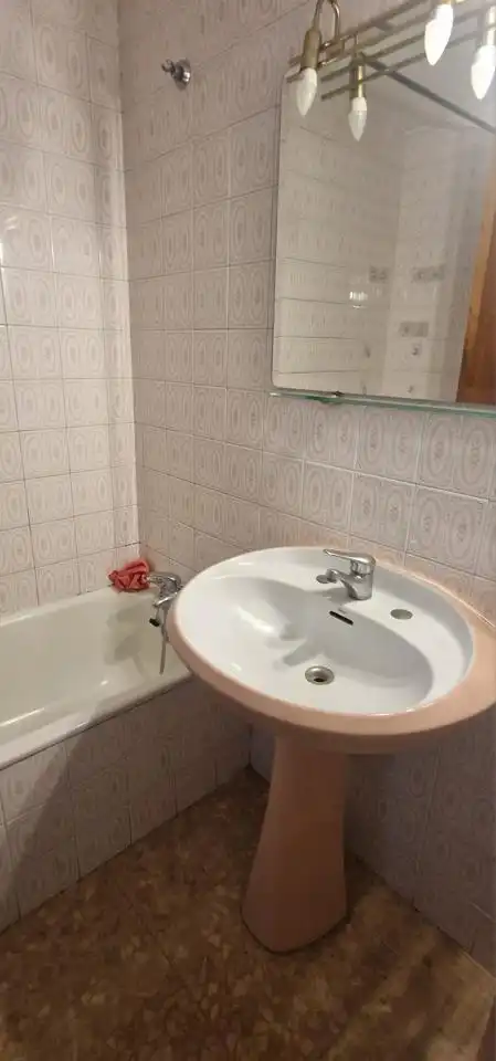 Baño de Piso en venta en Zaragoza con Calefacción, Terraza y Trastero