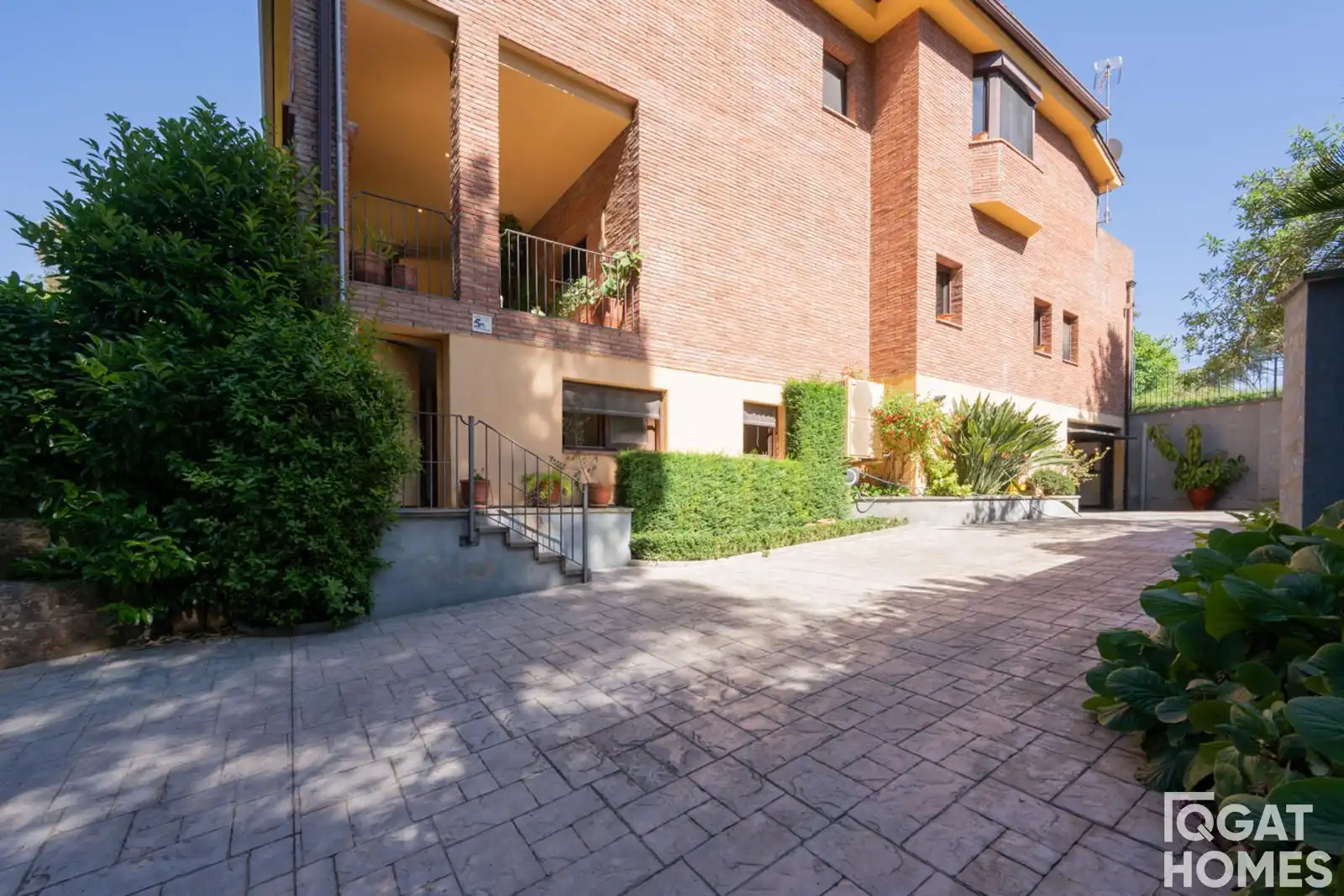 Vista exterior de Casa o chalet de alquiler en Sant Cugat del Vallès con Aire acondicionado, Calefacción y Jardín privado