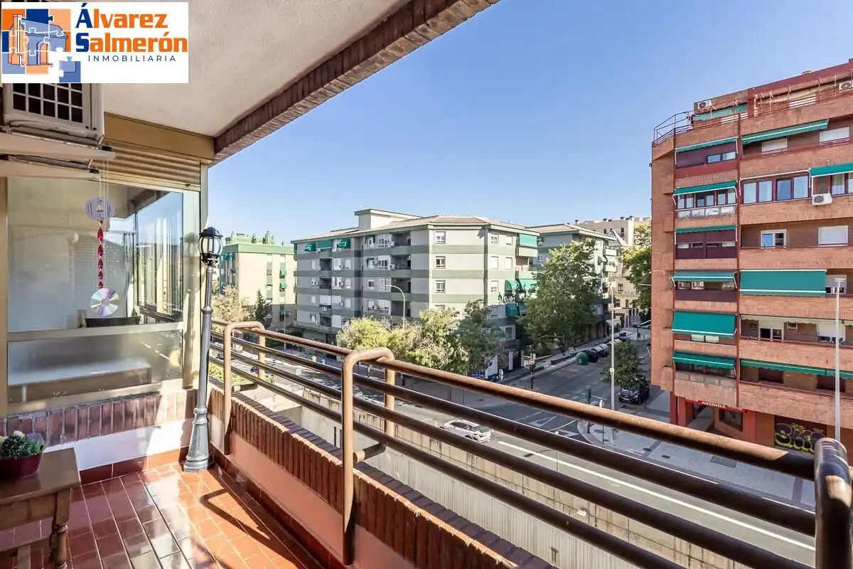Flat with lift for sale in Beiro