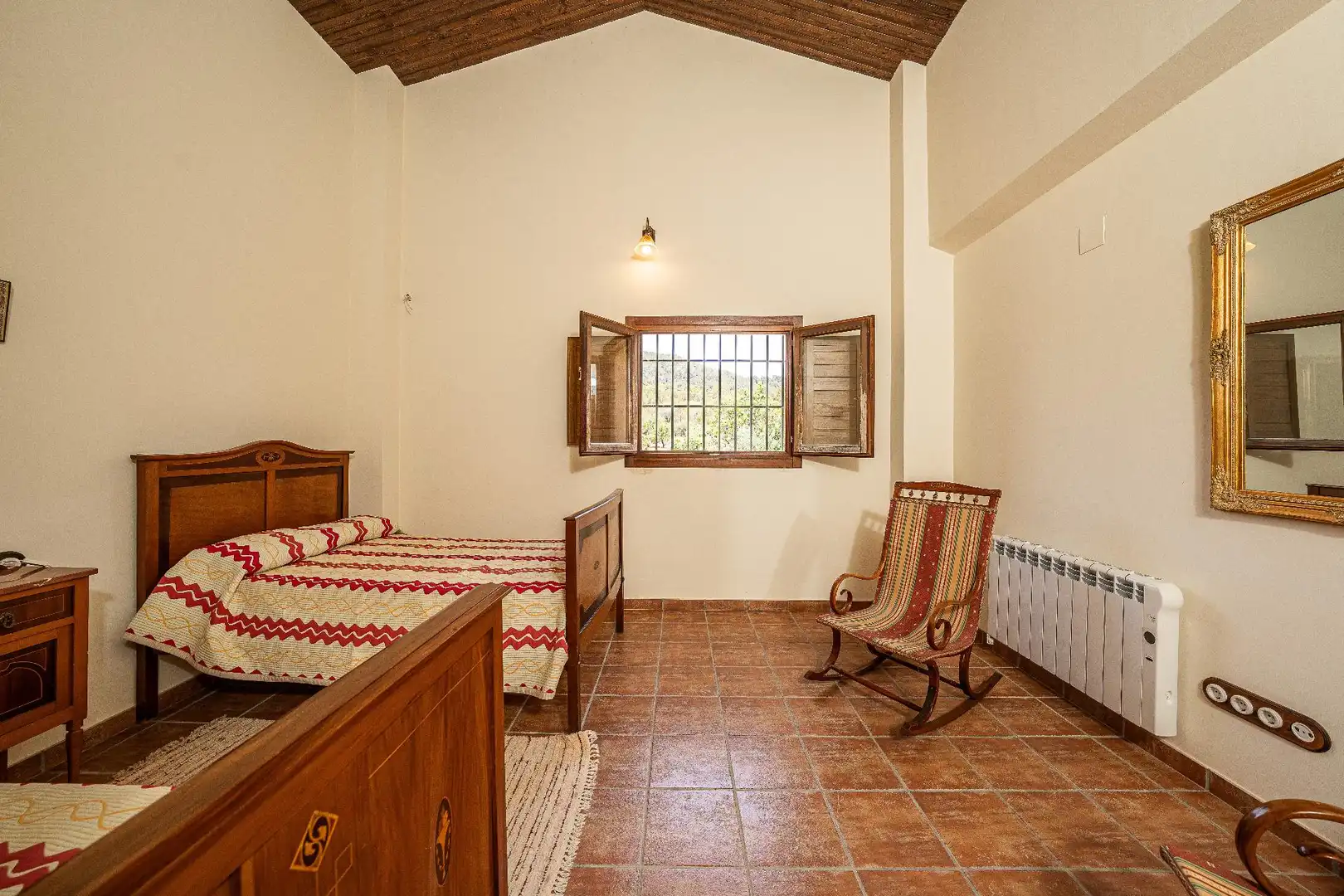 Dormitori de Finca rústica en venda en Biar amb Calefacció, Jardí privat i Terrassa