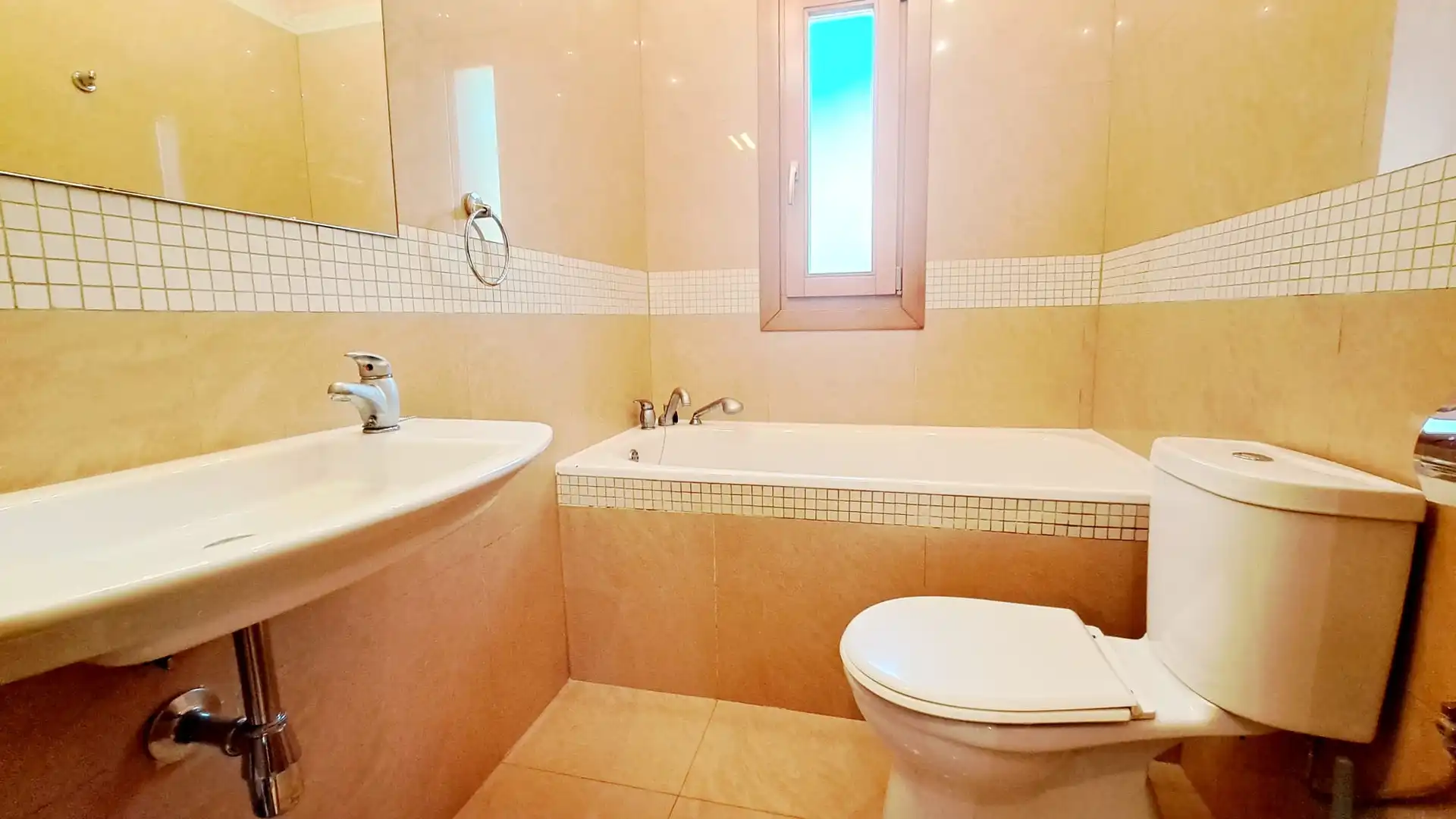 Bany de Casa o xalet en venda en Lloret de Mar amb Calefacció, Jardí privat i Parquet