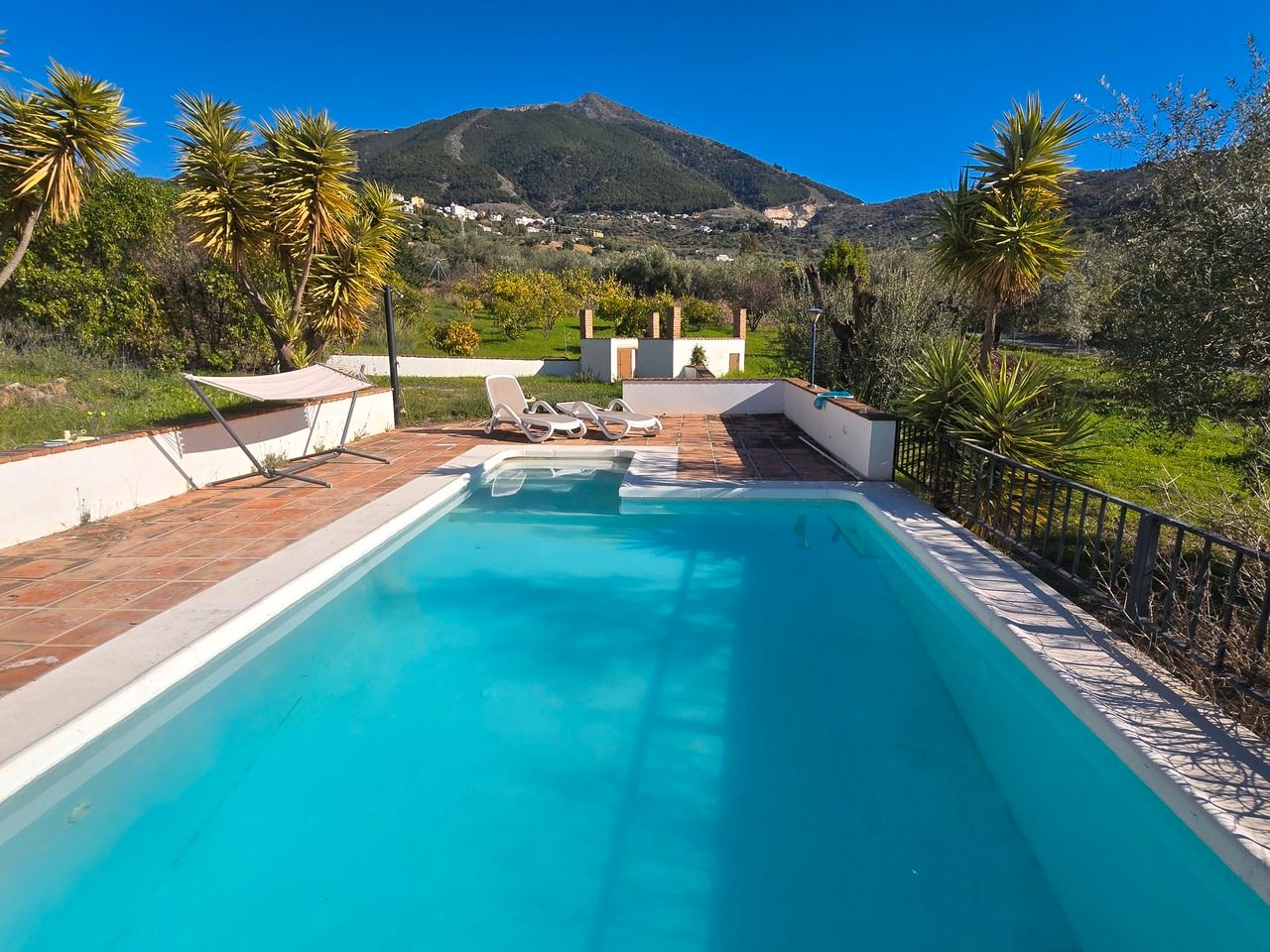 Garden of House or chalet for sale in Alcaucín  with Air Conditioner, Terrace and Swimming Pool