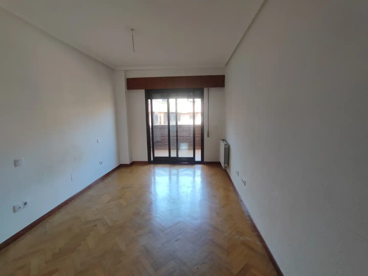 Sala de estar de Piso en venta en Madrid con Calefacción, Terraza y Horno