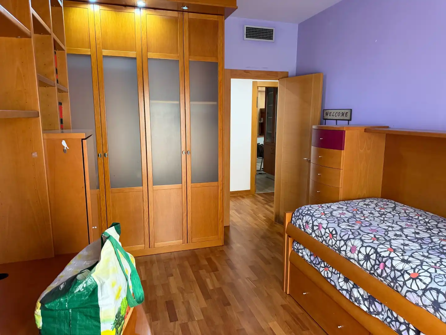 Schlafzimmer von Wohnung zum Verkauf in Almería mit Klimaanlage, Parkett und Möbliert