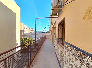 Appartement avec balcon à vendre à Piedras Redondas - Torrecárdenas