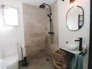 Badezimmer von Haus oder Chalet zur Miete in Almuñécar mit Klimaanlage, Terrasse und Möbliert