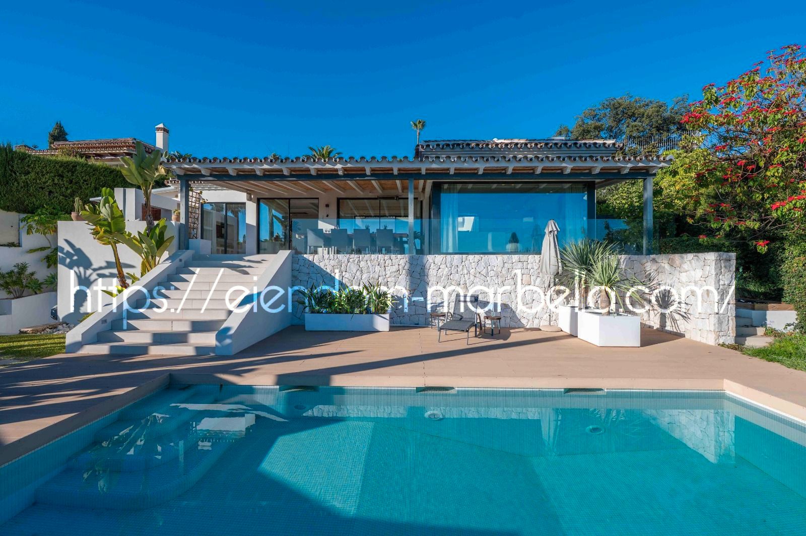 Exterior view of House or chalet for sale in Marbella  with Air Conditioner, Heating and Private garden