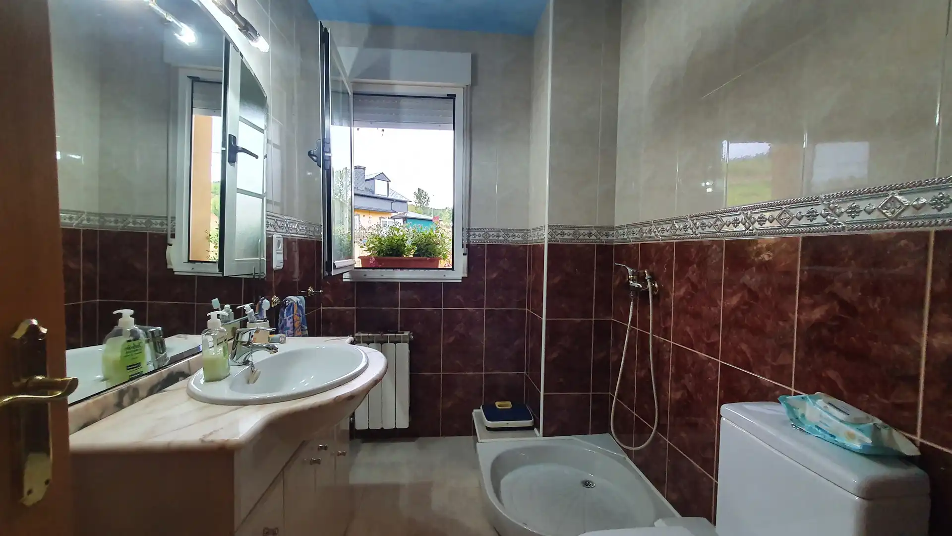 Baño de Casa o chalet en venta en Vega de Espinareda con Calefacción, Jardín privado y Terraza