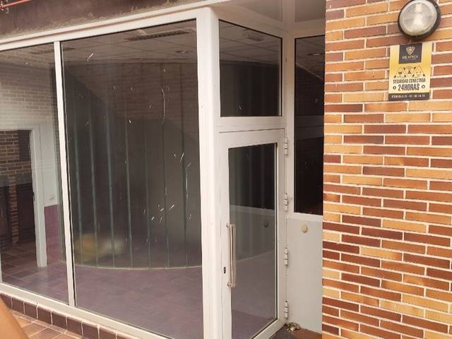 Local comercial en Alquiler en Calle Nueve, 7 en Navalquejigo - Los Arroyos