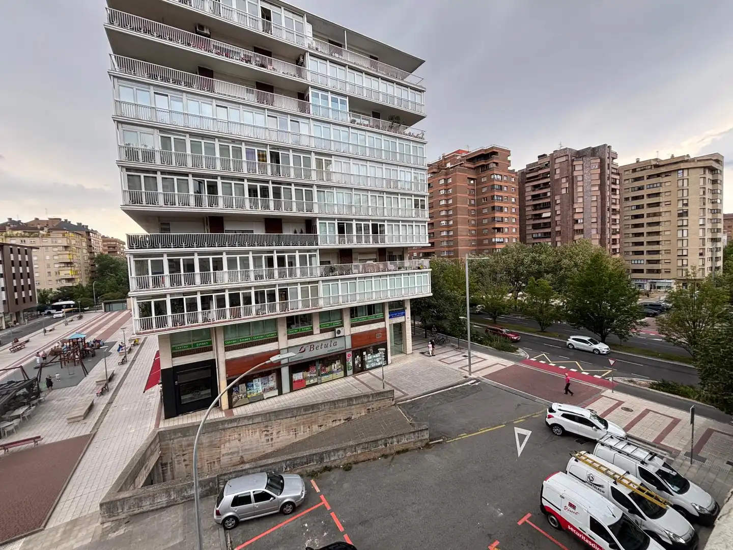Vista exterior de Piso de alquiler en  Pamplona / Iruña con Calefacción, Parquet y Amueblado