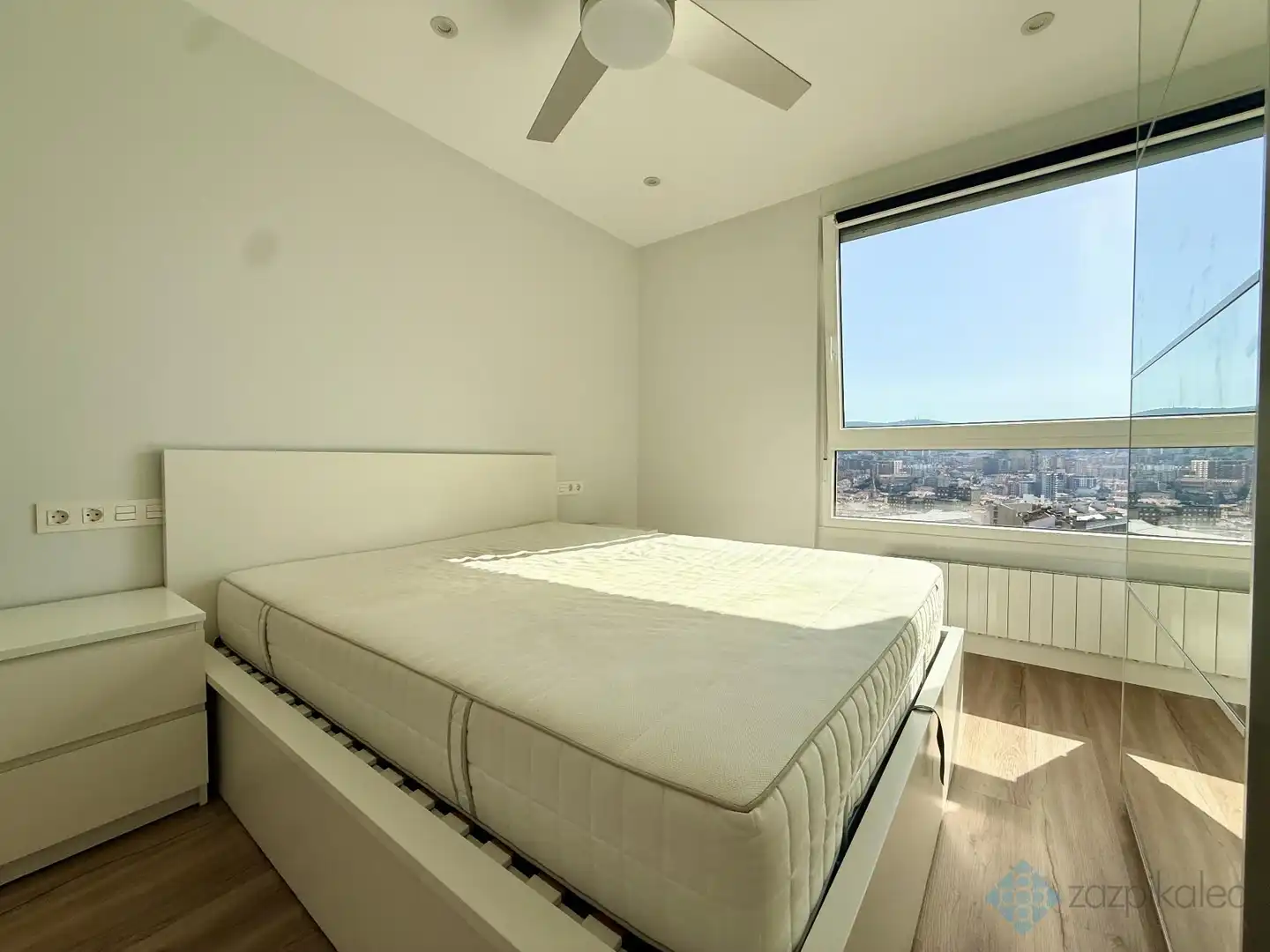 Bedroom of Flat for rent in Bilbao   with Heating and Furnished