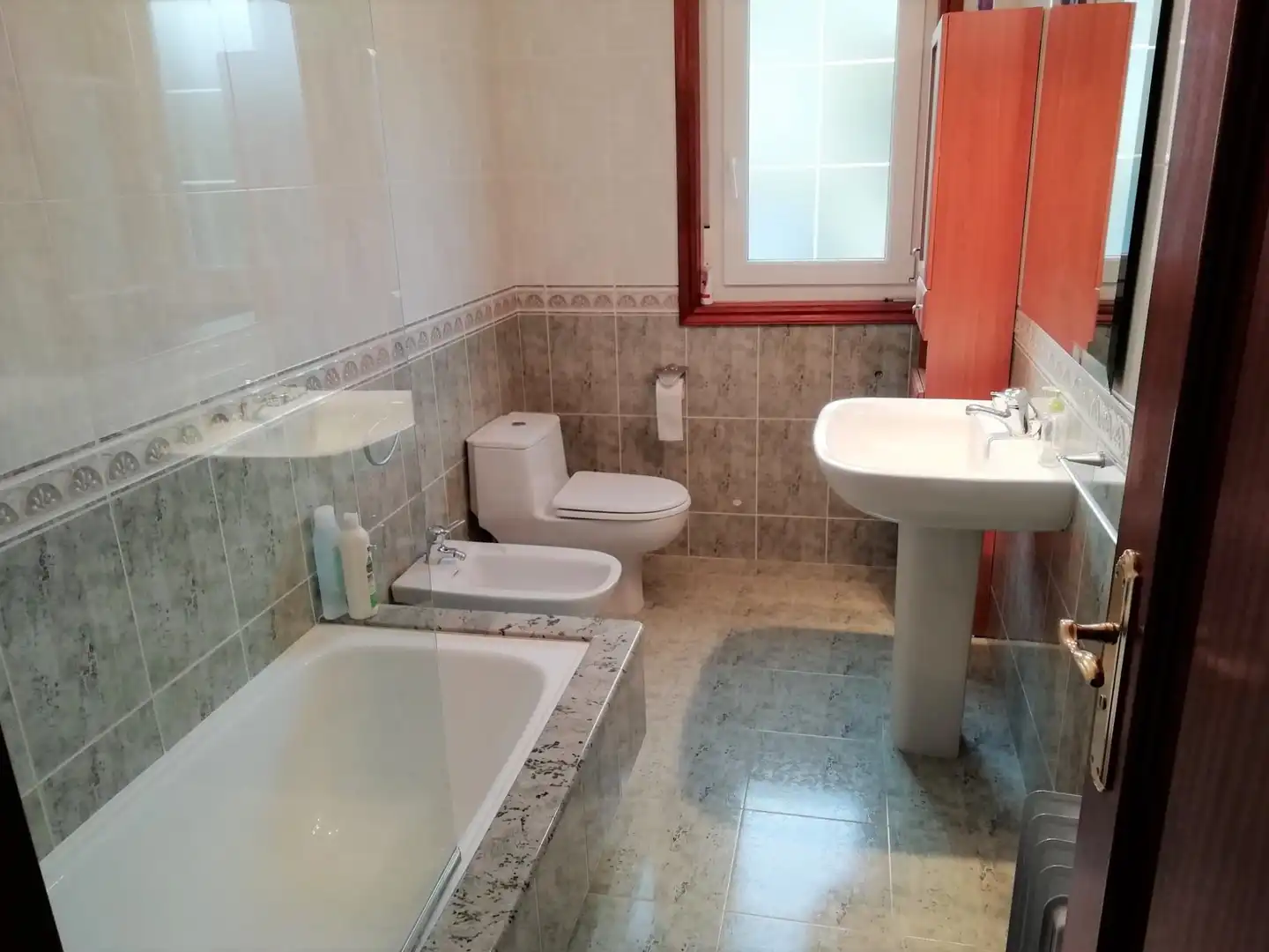 Baño de Casa o chalet en venta en Culleredo con Jardín privado, Parquet y Horno