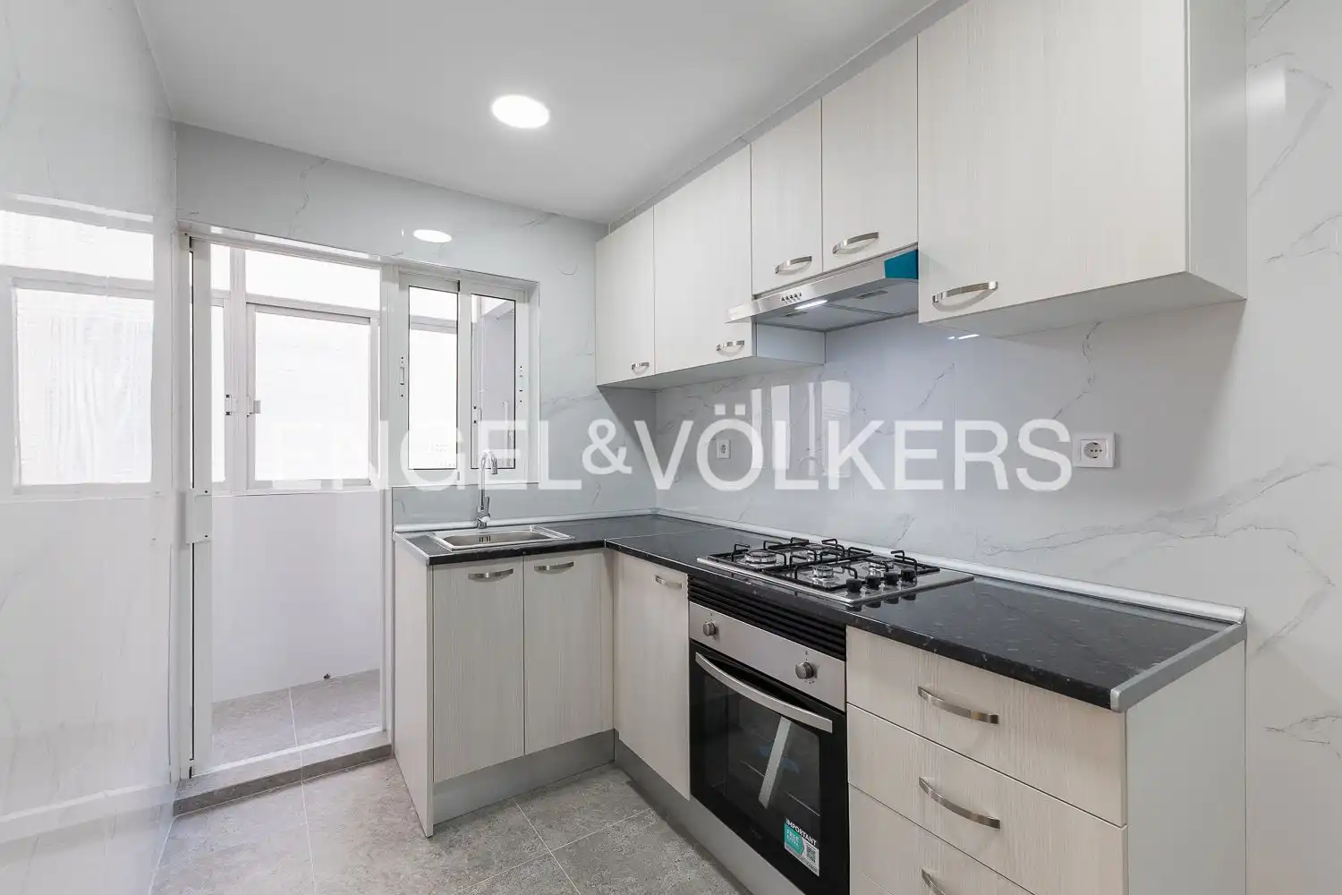 Cocina de Piso en venta en Valencia con Calefacción y Balcón
