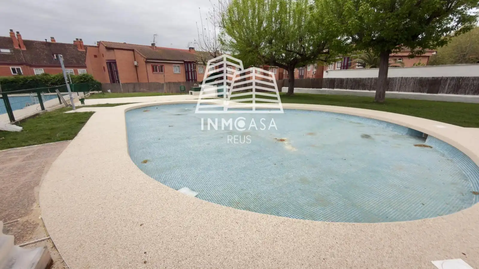 Piscina de Casa adosada en venta en Mejorada del Campo con Calefacción, Jardín privado y Terraza