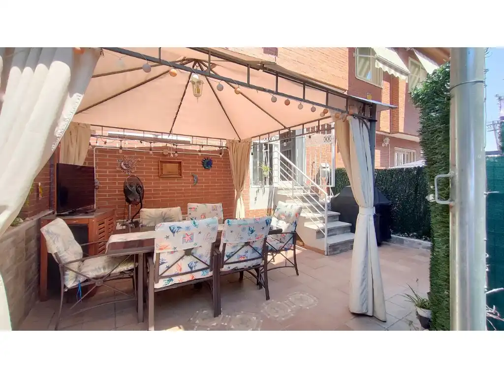 Terrassa de Casa adosada en venda en Colmenar Viejo amb Aire condicionat, Jardí privat i Terrassa