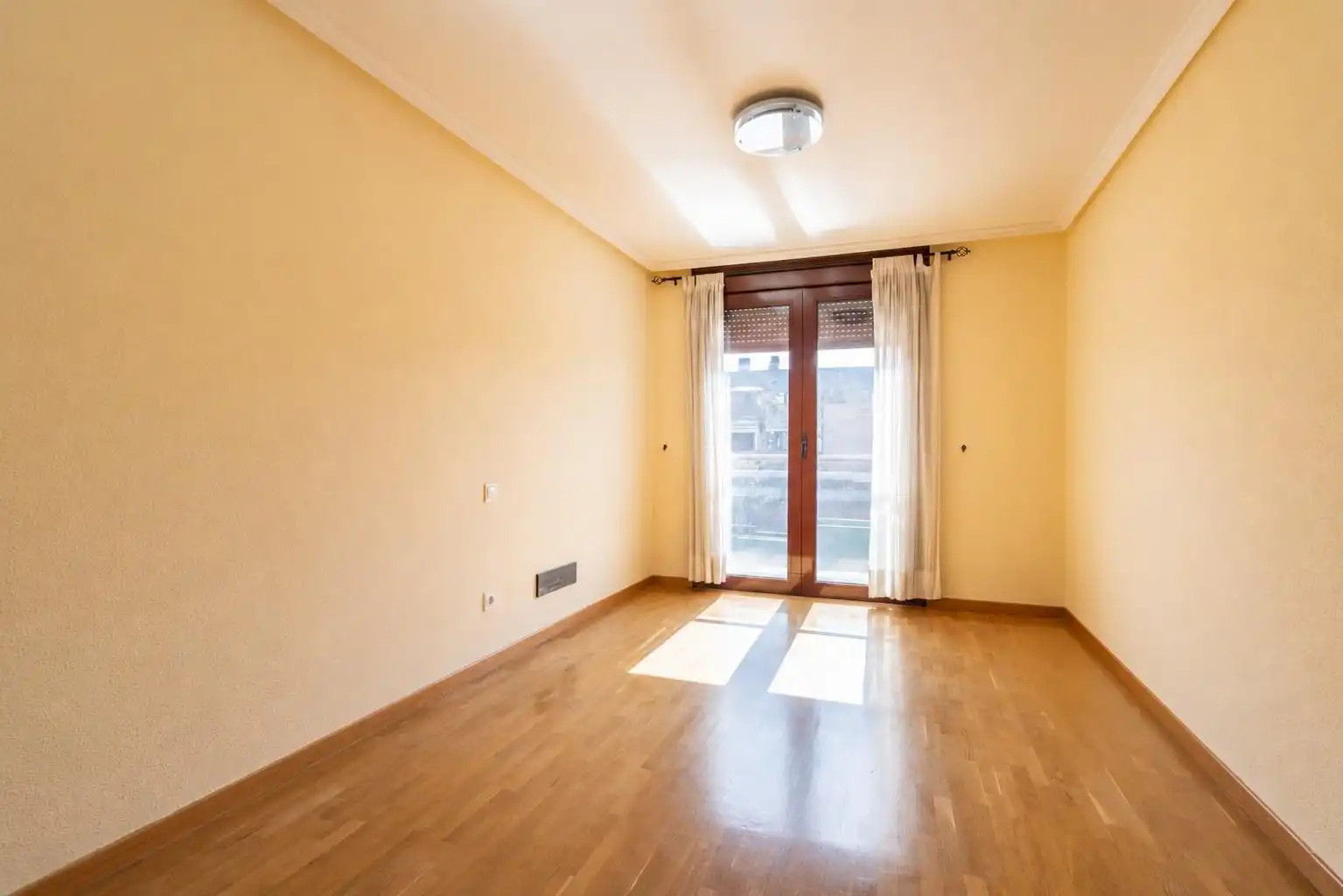 Bedroom of Flat for sale in Las Rozas de Madrid  with Air Conditioner, Heating and Private garden