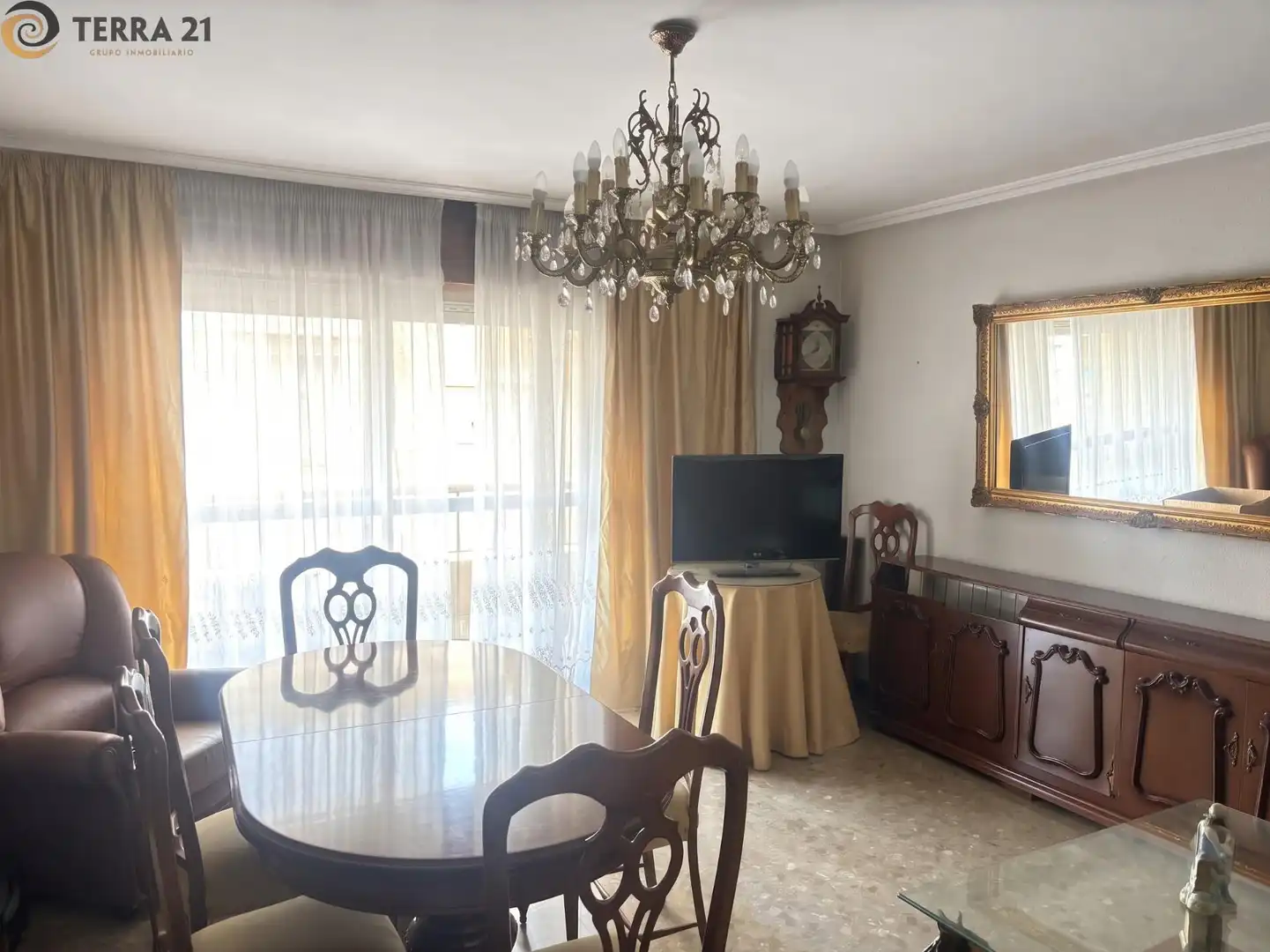 Flat with lift for sale in Hospital