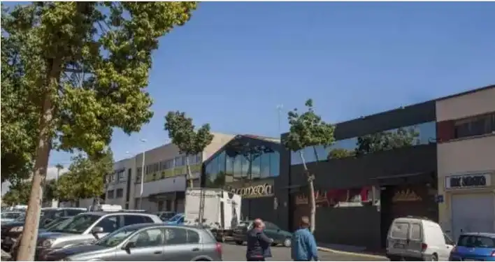 Nave industrial de alquiler en Carrer Sabadell, 1, Ciutat Esportiva