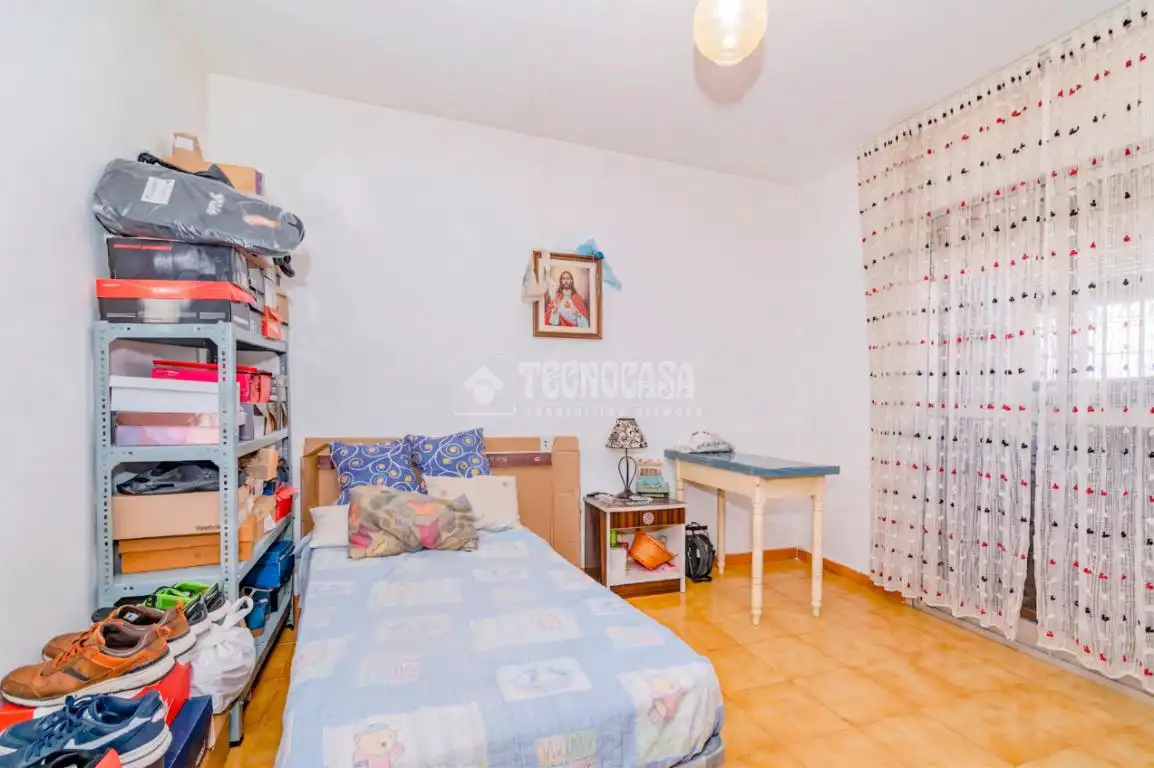 Habitación de Piso en venta en Loja con Aire acondicionado, Amueblado y Balcón