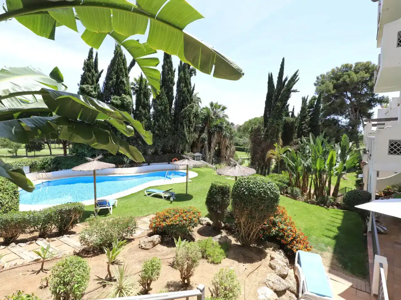 Jardí de Pis en venda en Marbella amb Aire condicionat i Piscina