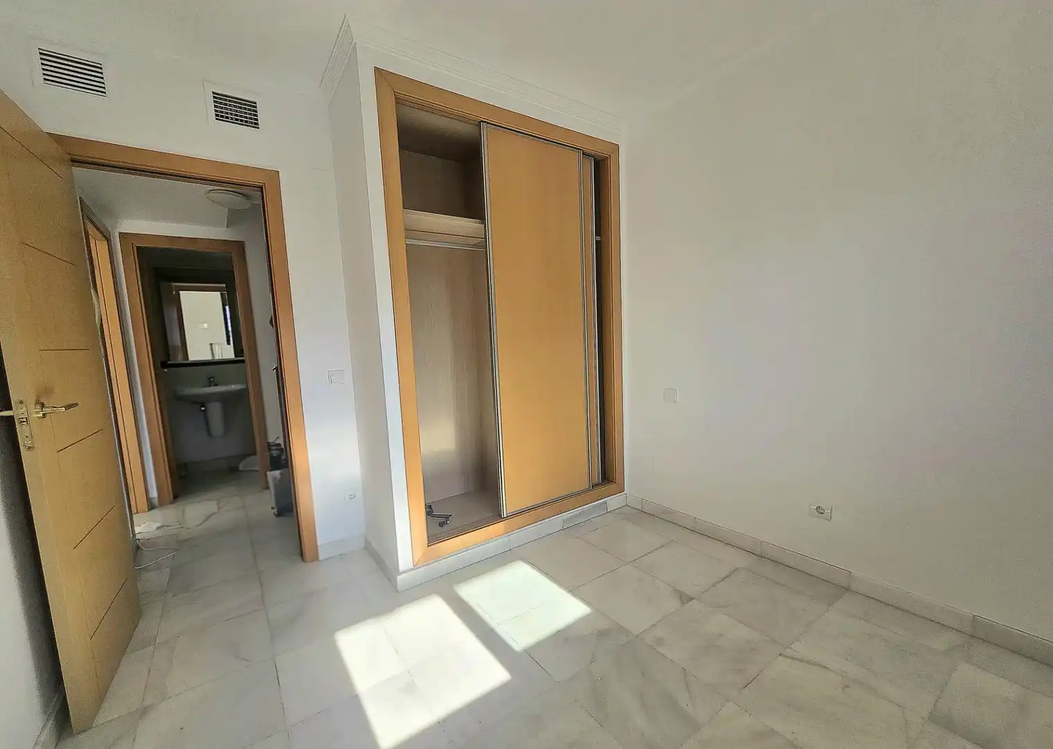 Schlafzimmer von Einfamilien-Reihenhaus zum Verkauf in Benalmádena mit Terrasse