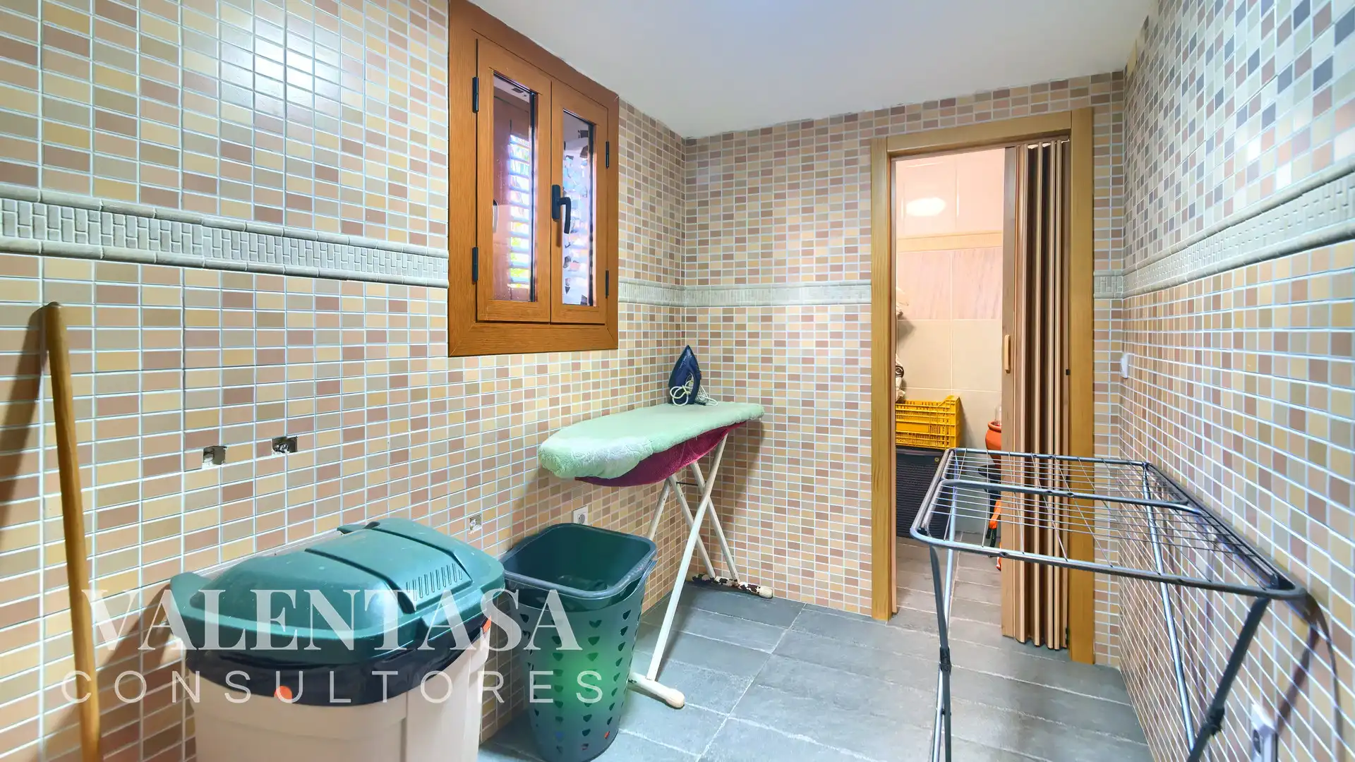 Houses for sale in L'Eliana  with Air Conditioner, Heating and Private garden