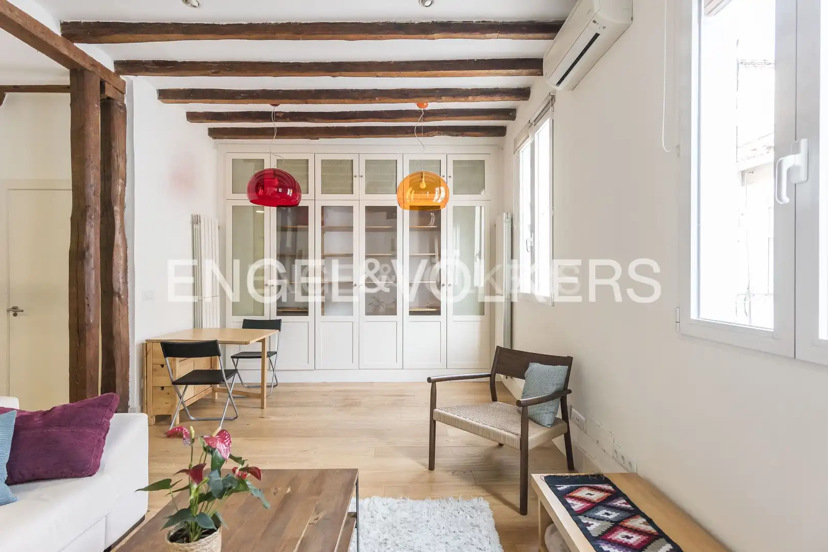 Living room of Attic for rent in Madrid  with Air Conditioner, Heating and Parquet flooring