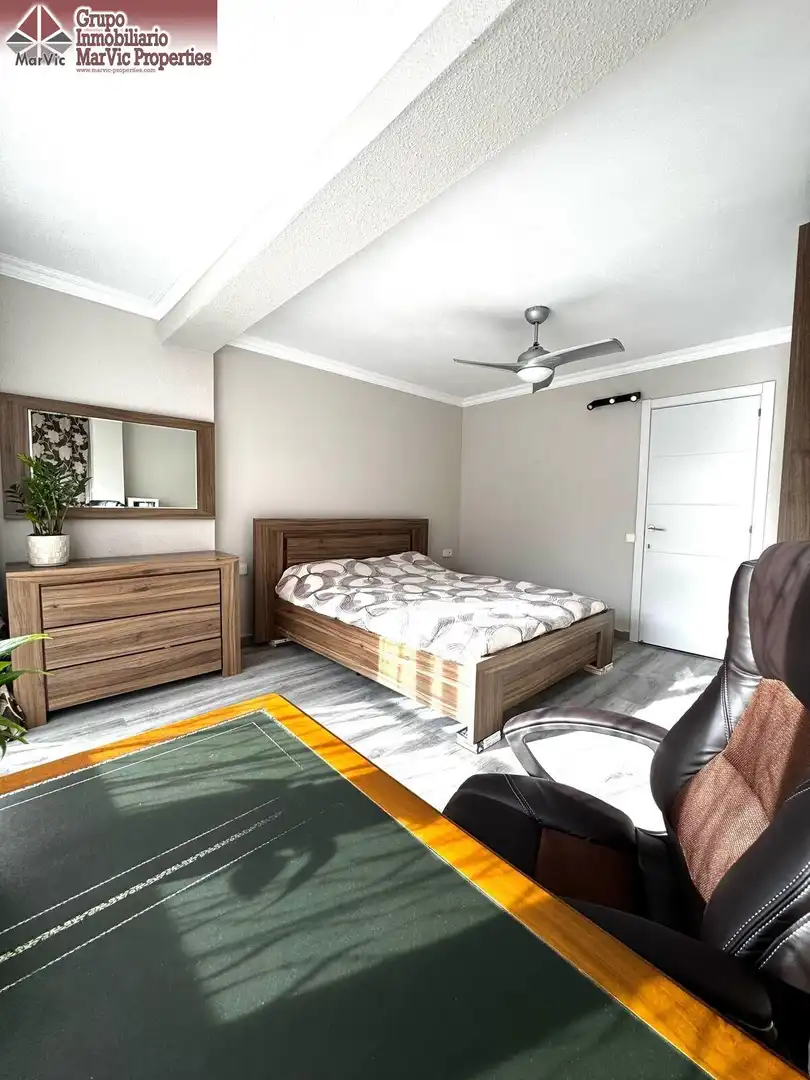 Schlafzimmer von Maisonette zum Verkauf in Benidorm mit Klimaanlage, Privatgarten und Möbliert