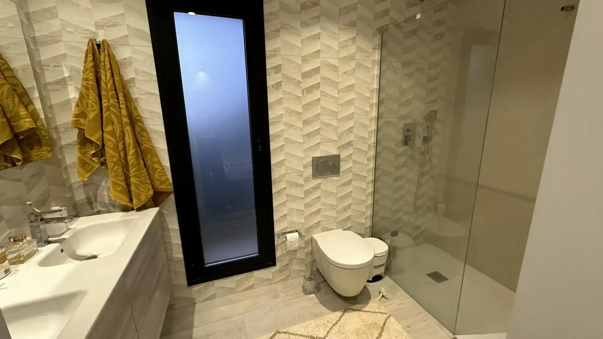 Bany de Casa o xalet en venda en Finestrat amb Aire condicionat, Piscina i Balcó