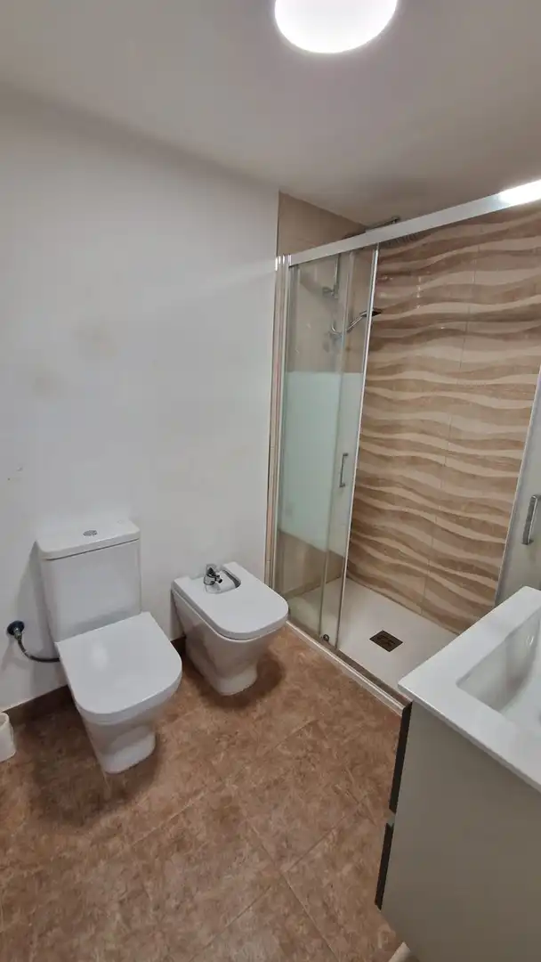 Baño de Piso en venta en León Capital  con Calefacción, Terraza y Trastero