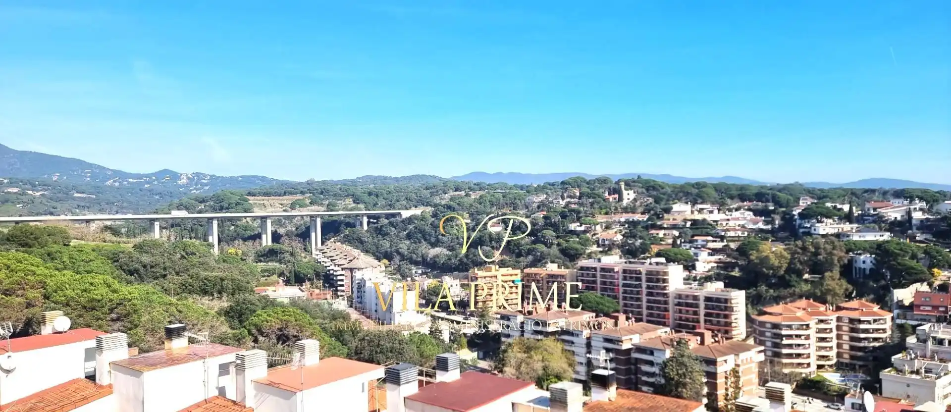 Vista exterior de Casa adosada en venda en Caldes d'Estrac amb Terrassa i Traster