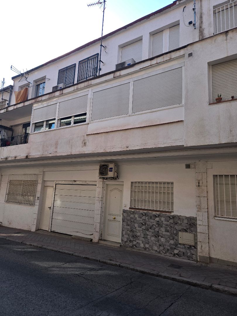 Vista exterior de Edificio en venta en  Madrid Capital