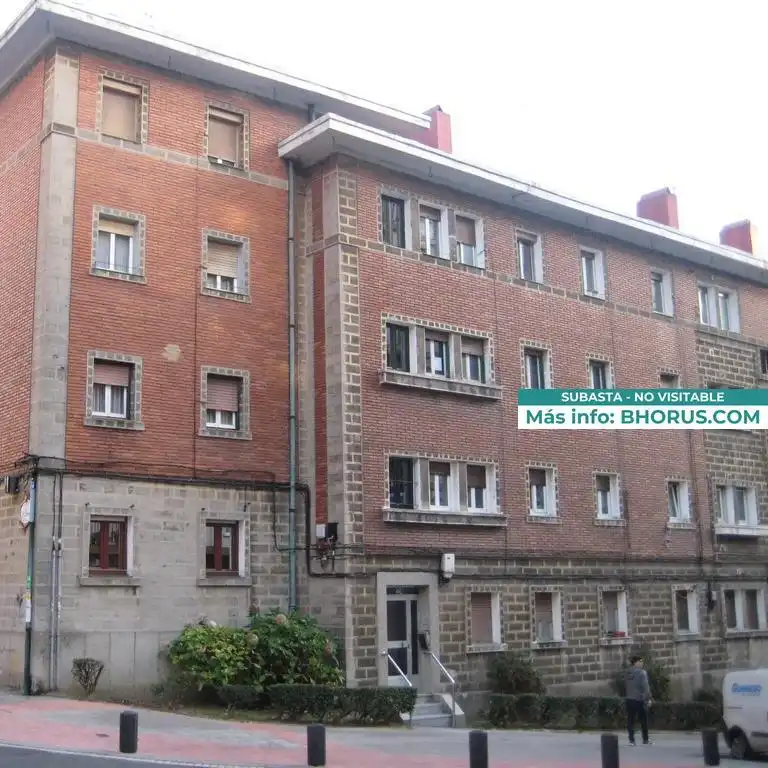 Außenansicht von Wohnung zum Verkauf in Bilbao  mit Privatgarten