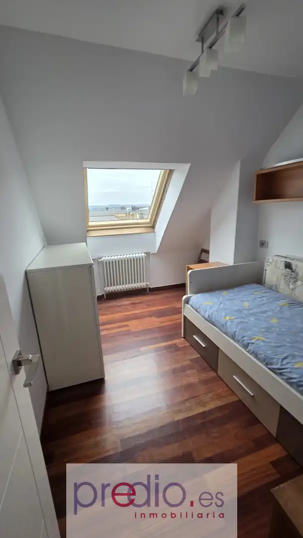 Habitación de Dúplex en venta en Lugo con Calefacción, Trastero y Amueblado