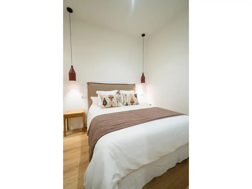 Habitación de Piso de alquiler en Sevilla con Terraza, Piscina y Amueblado