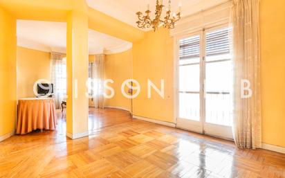 Living room of Flat for sale in  Madrid Capital  with Terrace