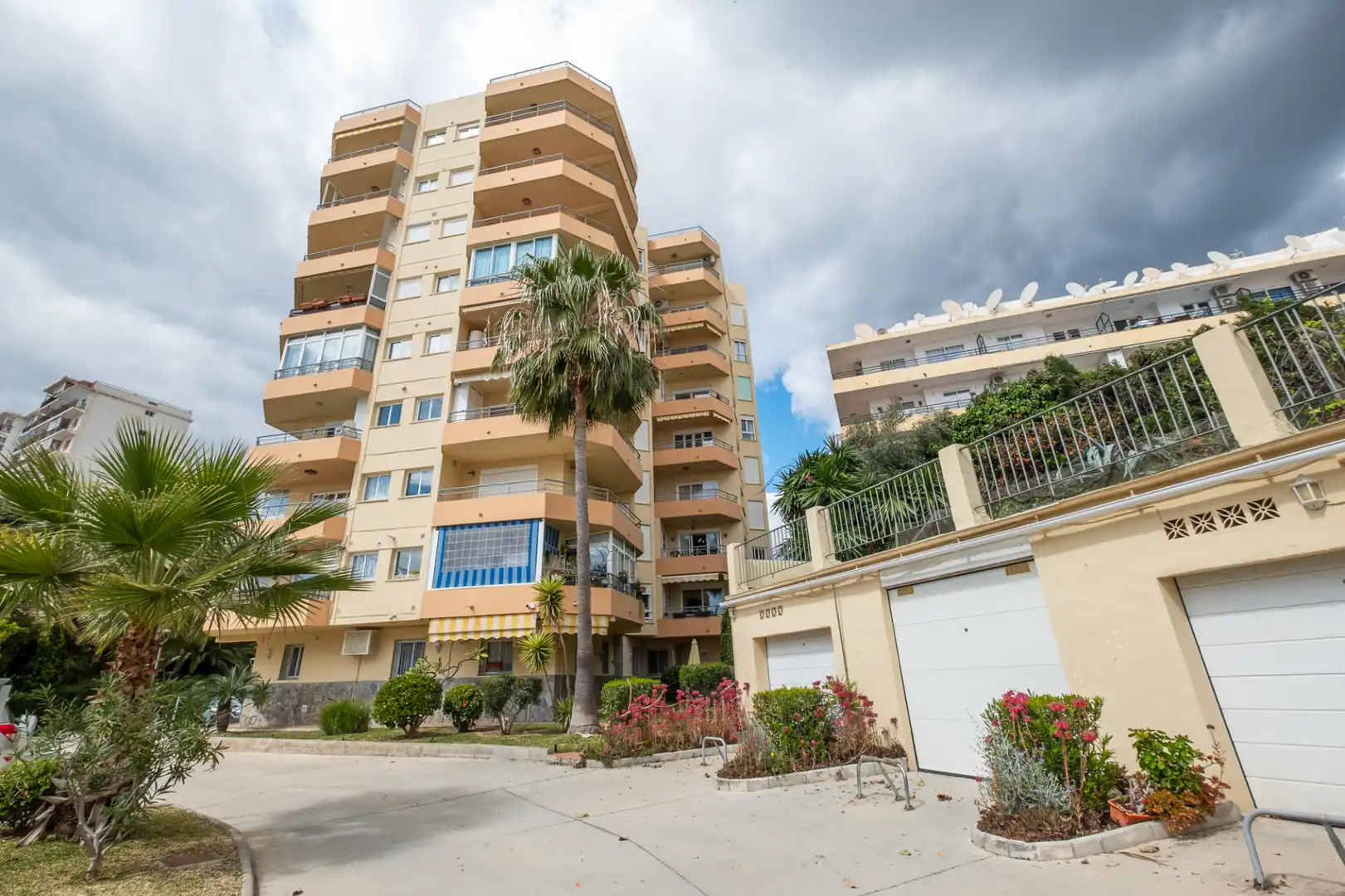Vista exterior de Apartamento en venta en Nerja con Aire acondicionado, Calefacción y Terraza