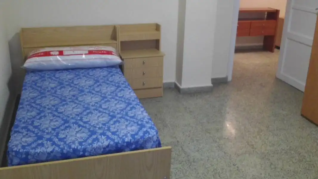 Habitación de Piso de alquiler en Valencia con Amueblado y Balcón