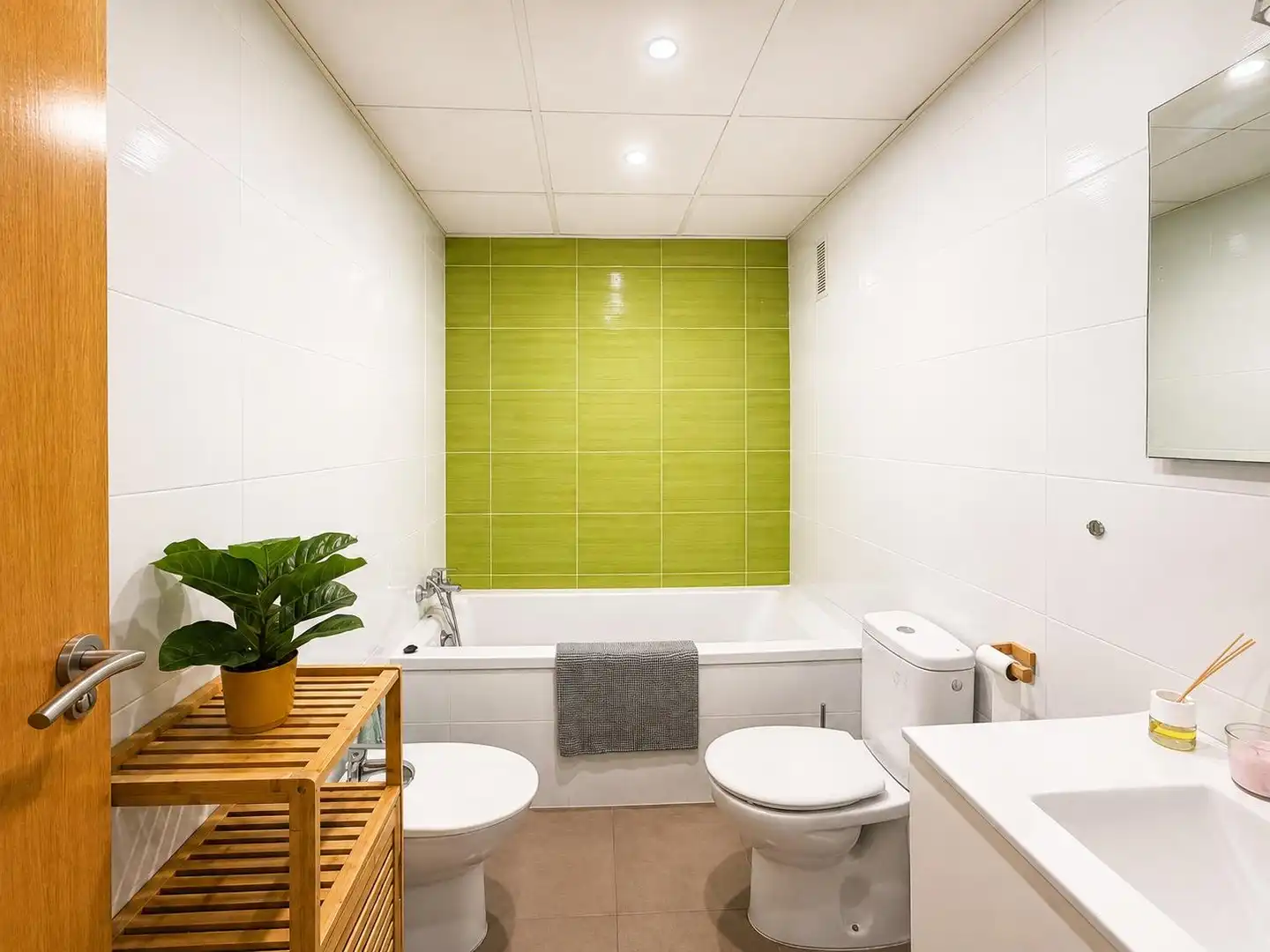 Badezimmer von Wohnung zur Miete in Valencia mit Klimaanlage, Heizung und Balkon