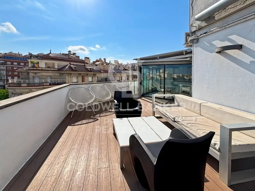 Terrassa de Àtic en venda en Barcelona amb Terrassa i Moblat