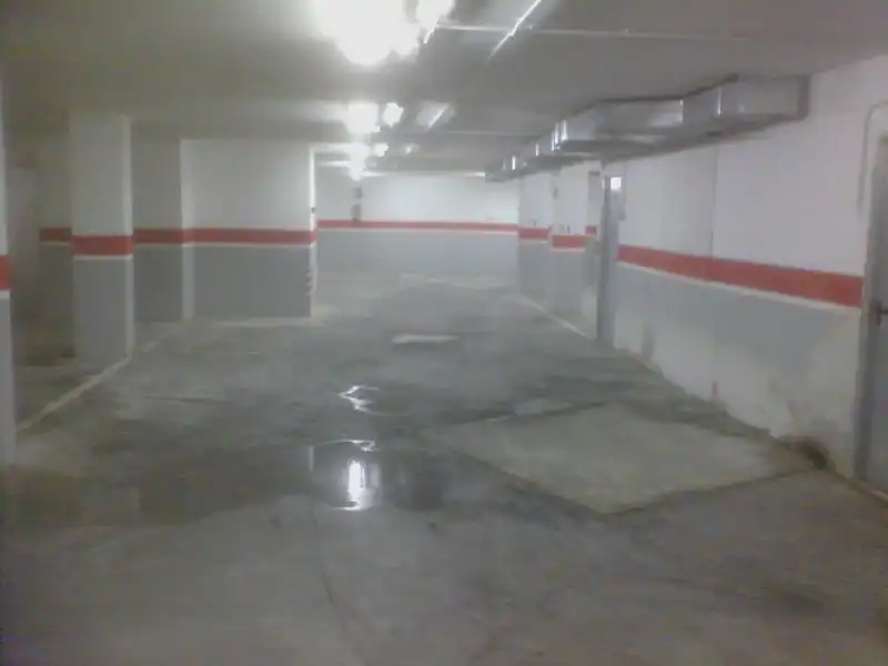 Aparcament amb ascensor en venda a C/ Arreñal, imagen 2