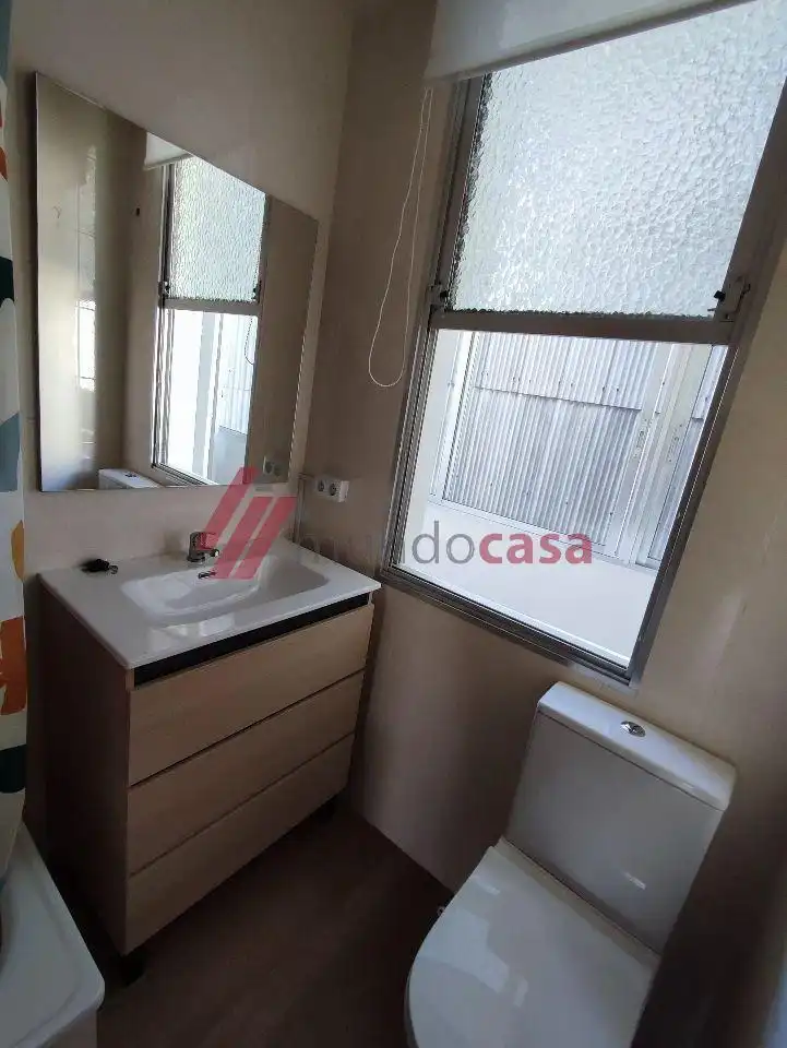 Badezimmer von Wohnung zur Miete in Narón mit Heizung und Möbliert