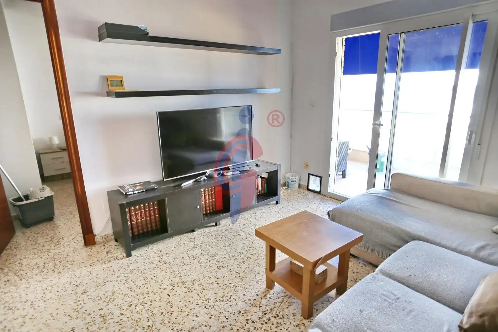 Sala de estar de Apartamento en venta en Guardamar del Segura con Terraza y Balcón